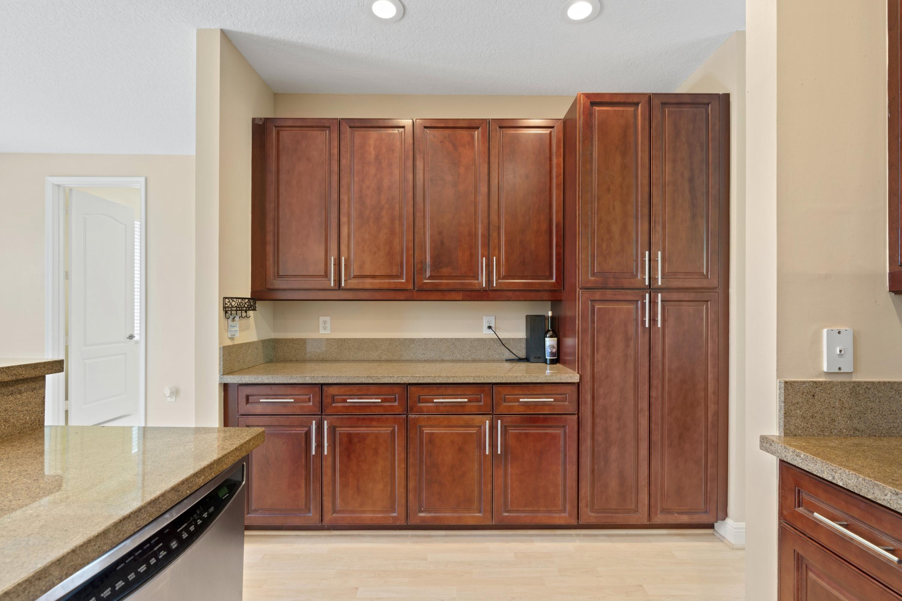 639 Northwest 38th Circle Boca Raton, FL 33431 - Photo 5 of 33 Kitchen