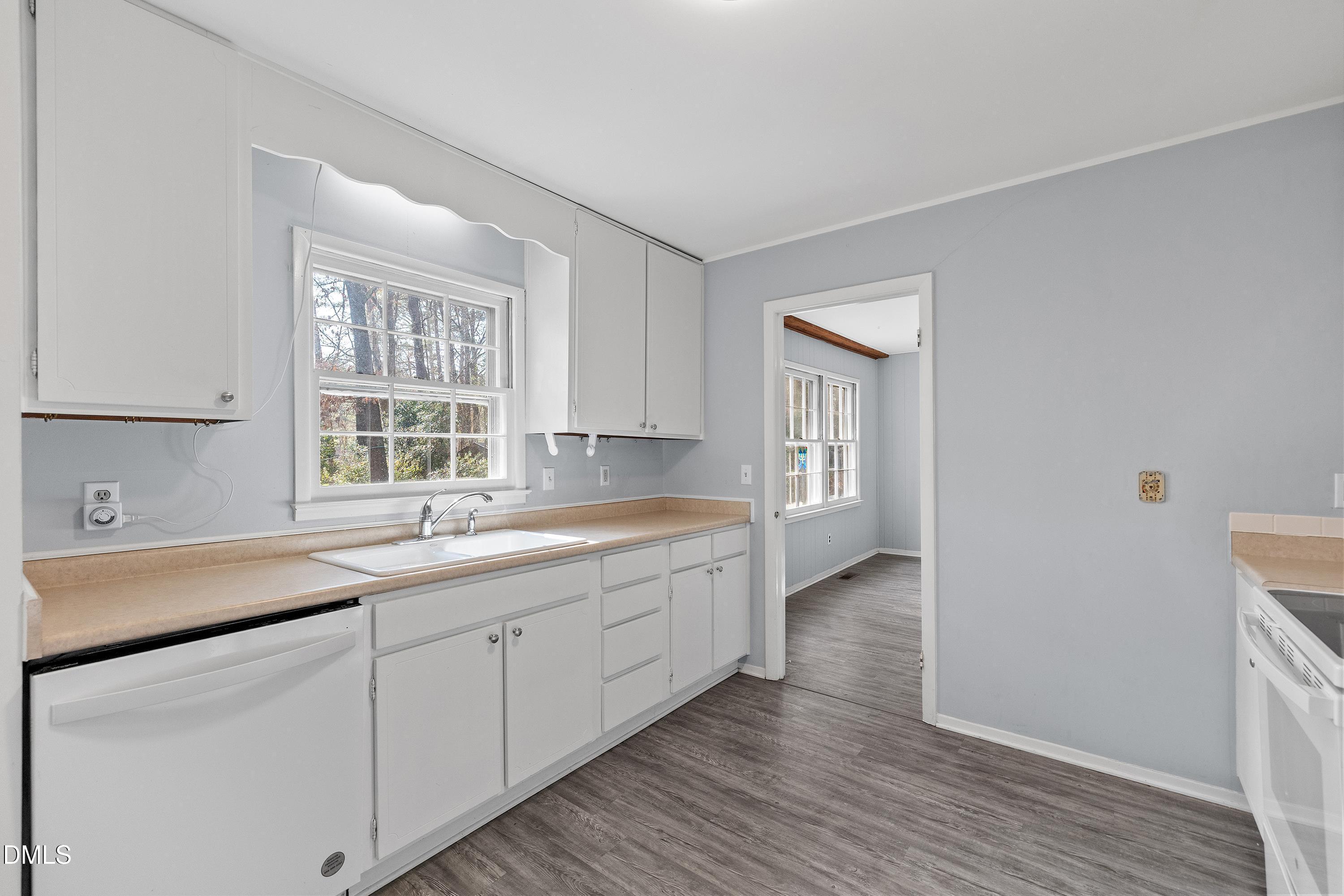 115 Wicklow Lane Durham, NC 27713 - Photo 8 of 28 115 Wicklow Kitchen2