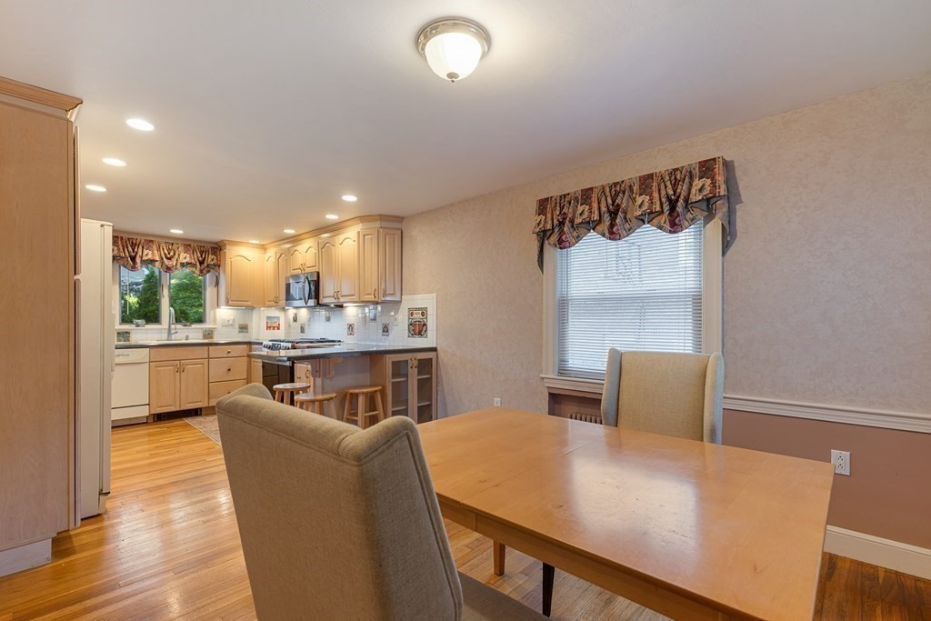 4 Duxbury Road Newton, MA 02459 - Photo 14 of 42