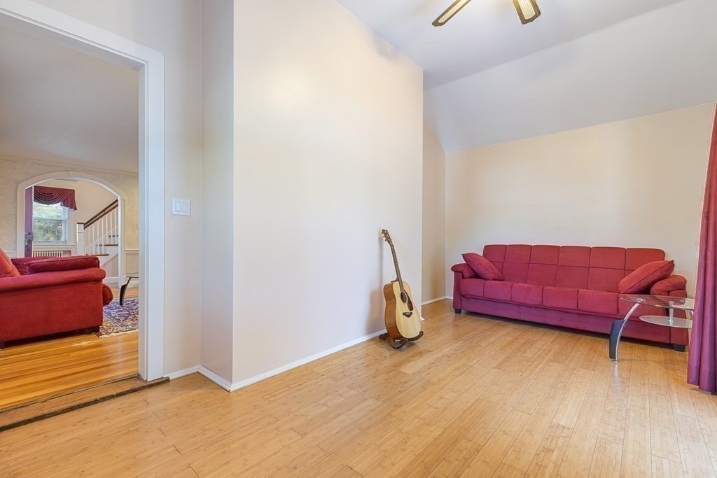 4 Duxbury Road Newton, MA 02459 - Photo 19 of 42