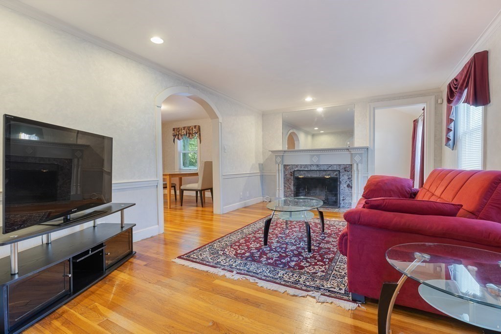 4 Duxbury Road Newton, MA 02459 - Photo 3 of 42