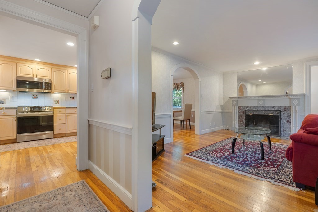 4 Duxbury Road Newton, MA 02459 - Photo 6 of 42