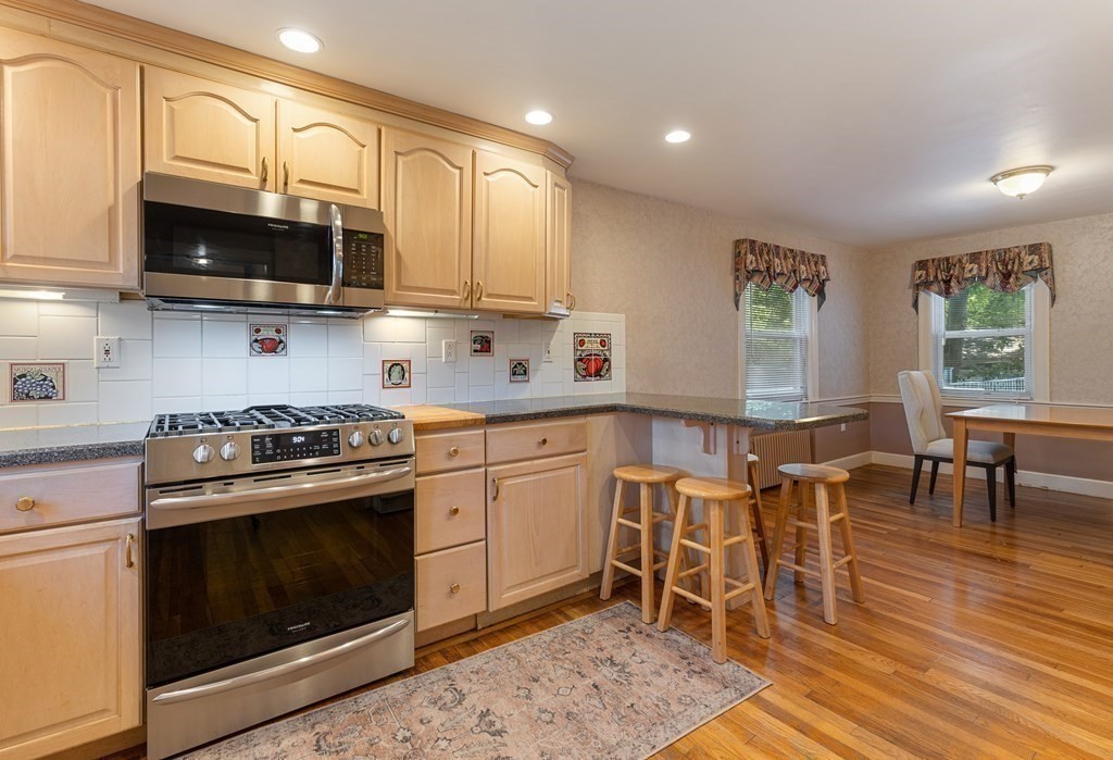 4 Duxbury Road Newton, MA 02459 - Photo 9 of 42