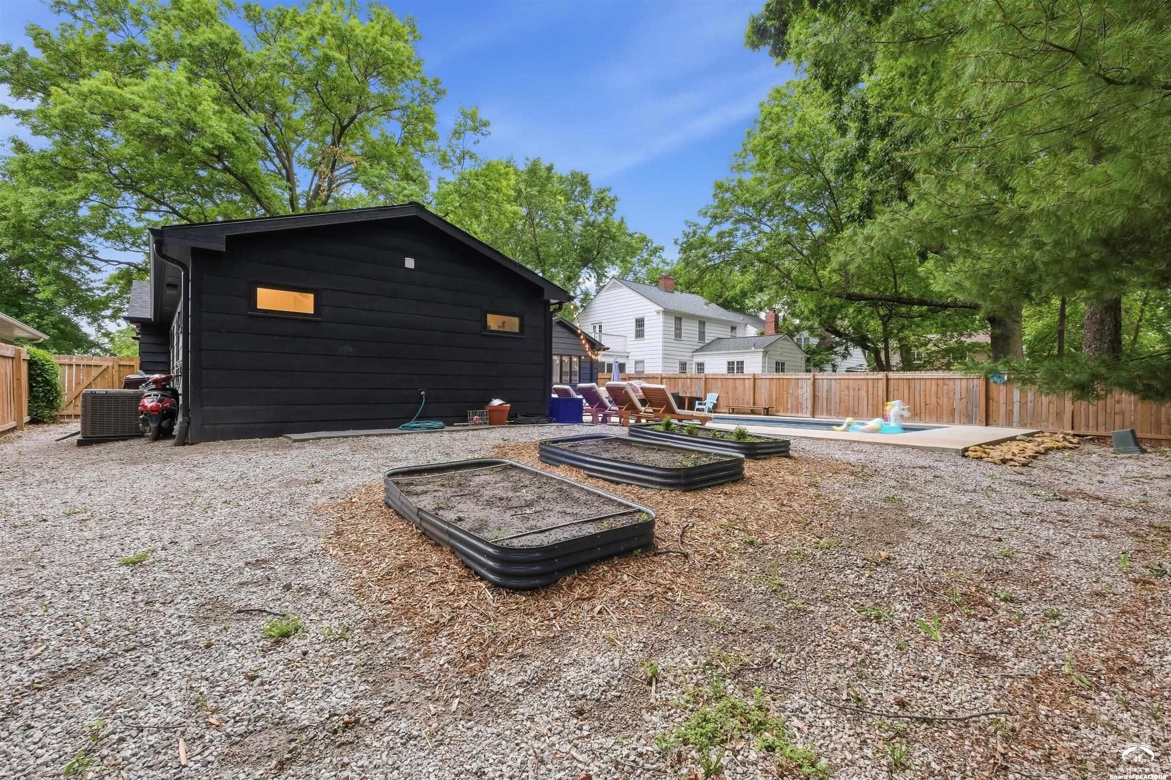 1506 University Drive Lawrence, KS 66044 - Photo 52 of 56