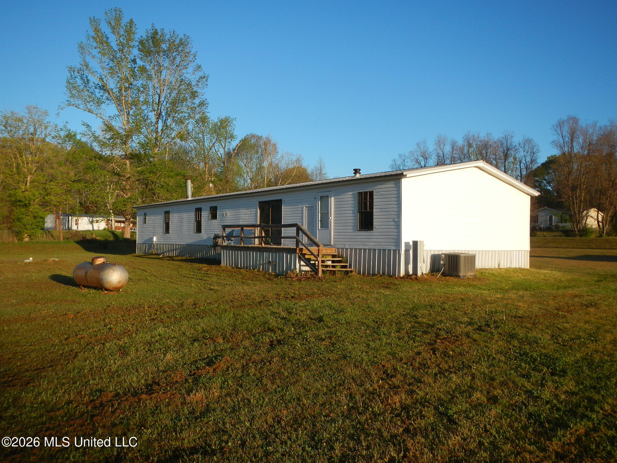 100 Rabbit Run Road Bolton, MS 39041 - Photo 4 of 29 DSCN0069