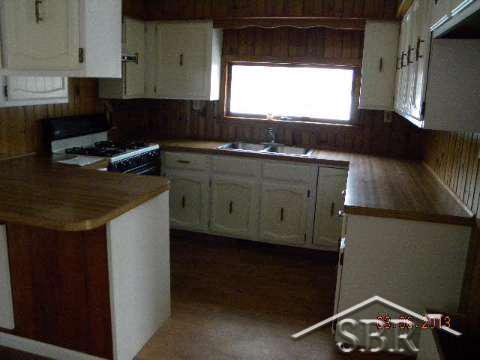 6507 Townline Road Birch Run, MI 48415 - Photo 8 of 13 20349436-7.JPG