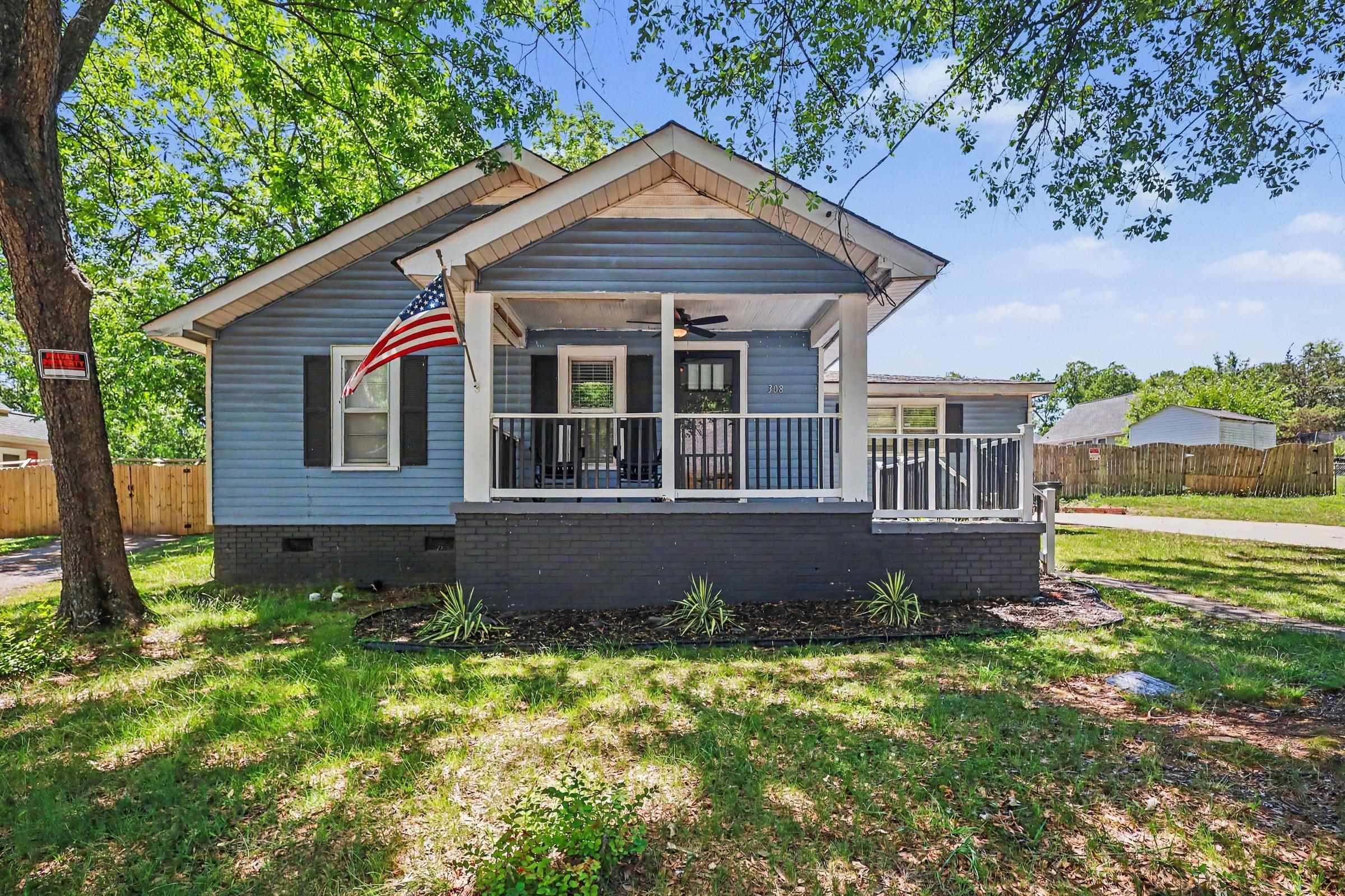 308 Cannon Avenue Greer, SC 29651 - Photo 3 of 27