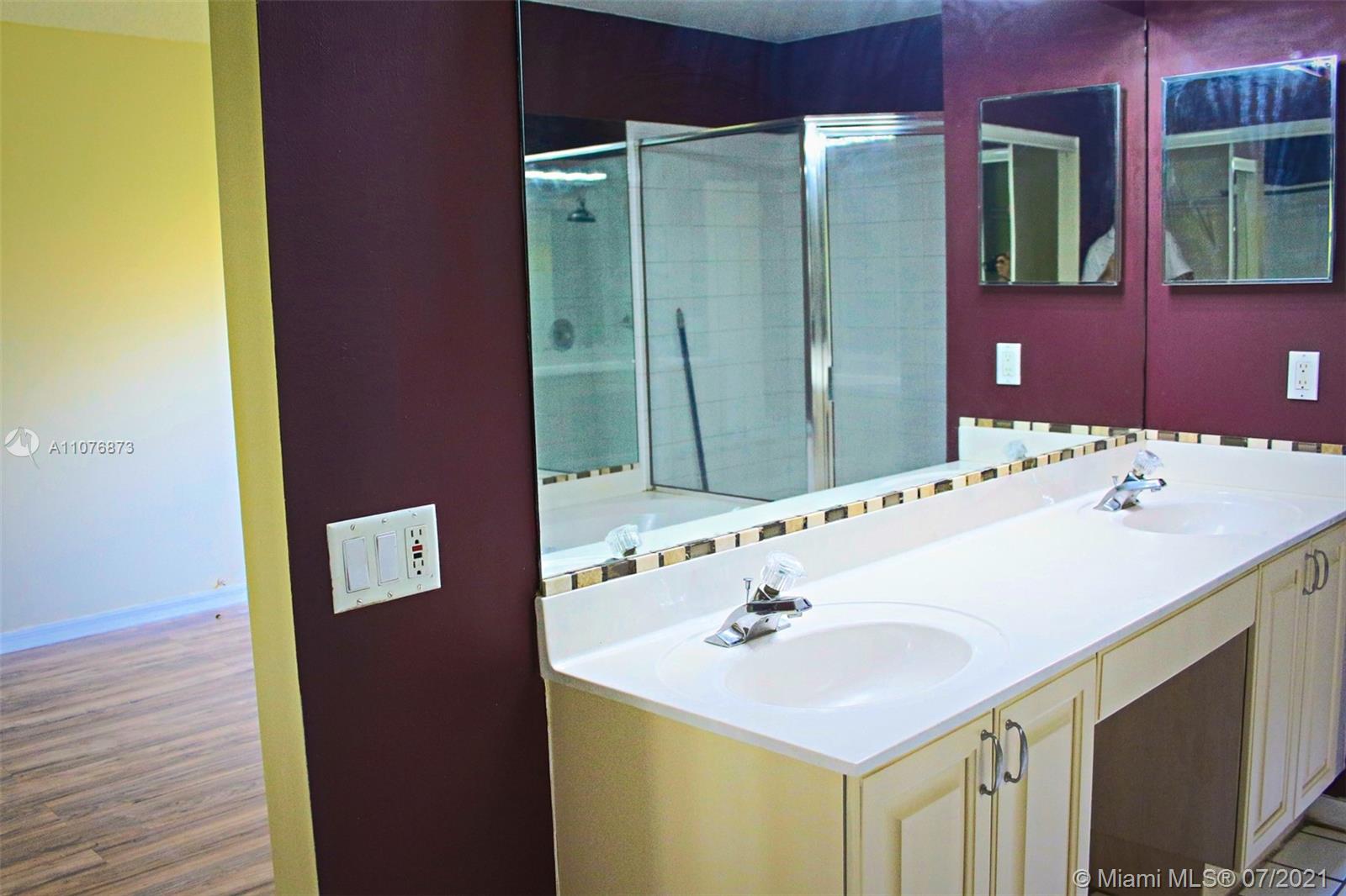 3118 Contego Lane Riviera Beach, FL 33418 - Photo 13 of 24