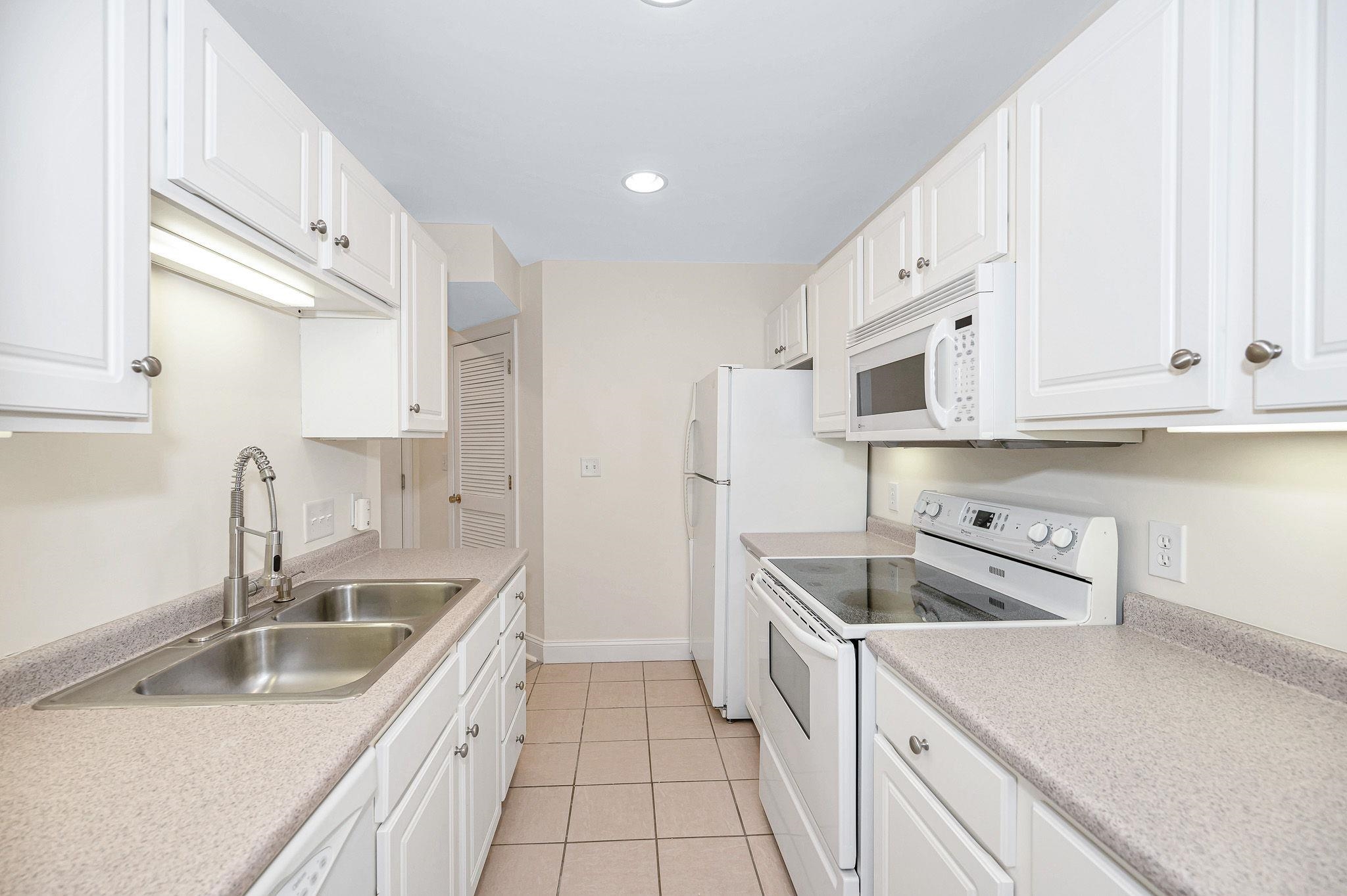 597 R Lafayette Road, Unit 103 Hampton, NH 03842 - Photo 14 of 40