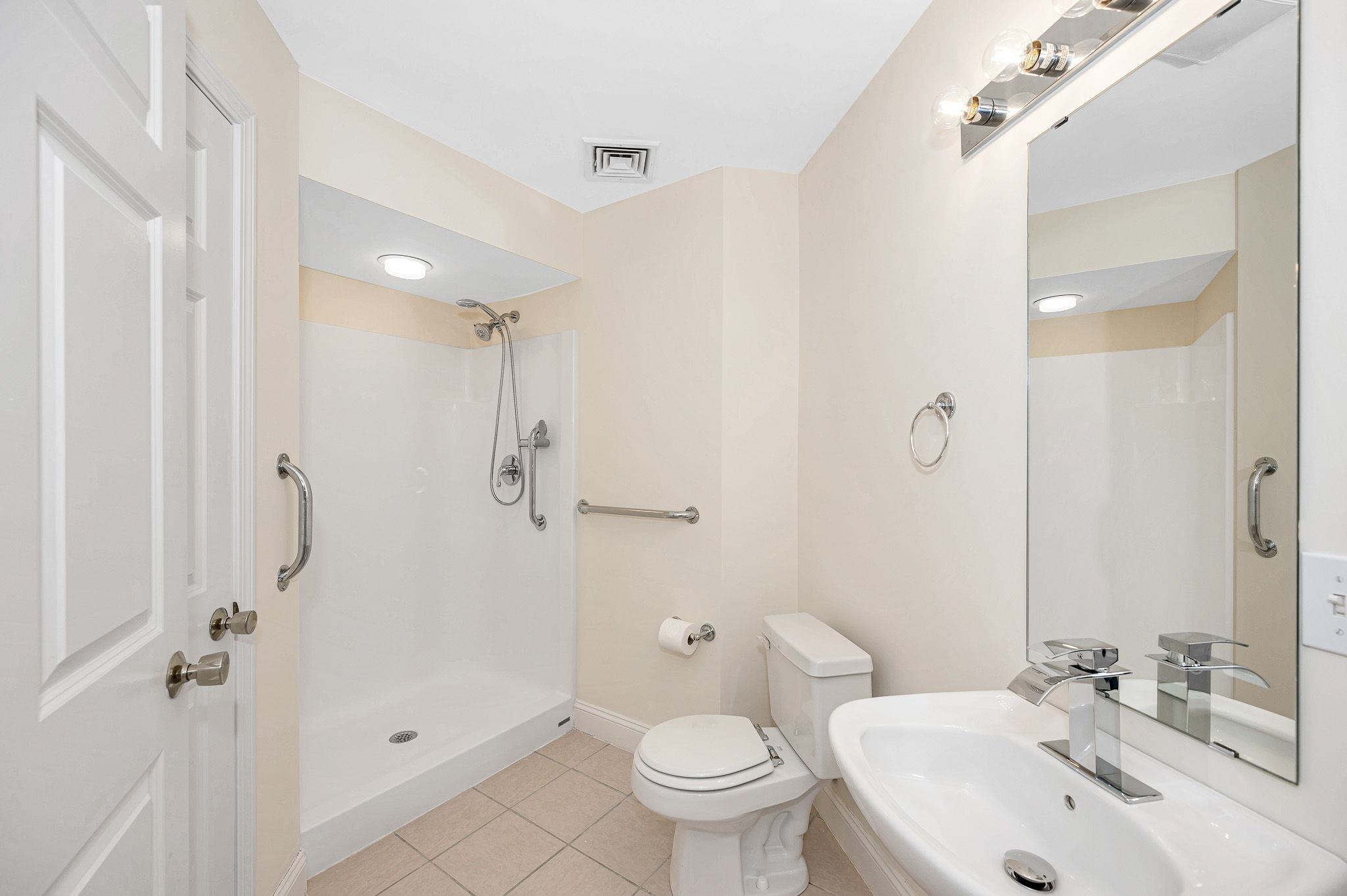 597 R Lafayette Road, Unit 103 Hampton, NH 03842 - Photo 7 of 40