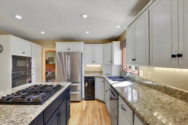 $879,500 | 6824 South Highland Park Drive, Spokane, WA 99223