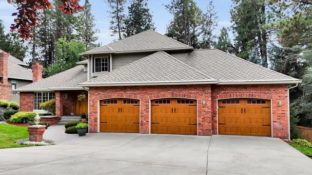 $879,500 | 6824 South Highland Park Drive, Spokane, WA 99223