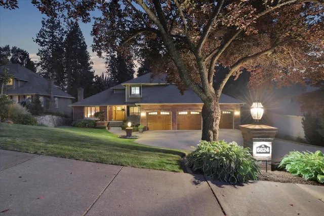 $879,500 | 6824 South Highland Park Drive, Spokane, WA 99223