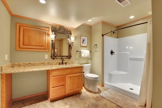 $879,500 | 6824 South Highland Park Drive, Spokane, WA 99223