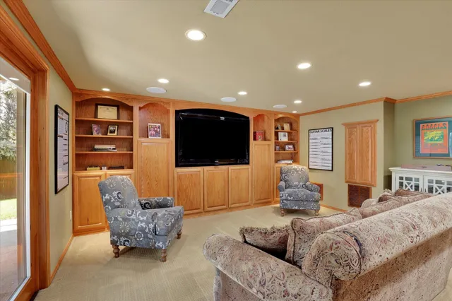 $879,500 | 6824 South Highland Park Drive, Spokane, WA 99223