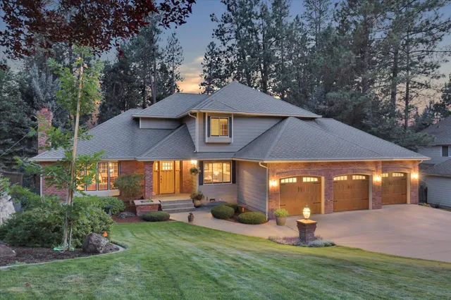 $879,500 | 6824 South Highland Park Drive, Spokane, WA 99223