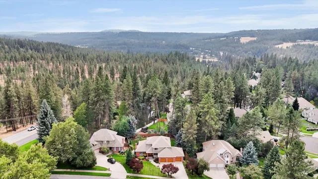 $879,500 | 6824 South Highland Park Drive, Spokane, WA 99223