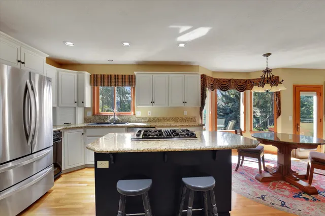 $879,500 | 6824 South Highland Park Drive, Spokane, WA 99223