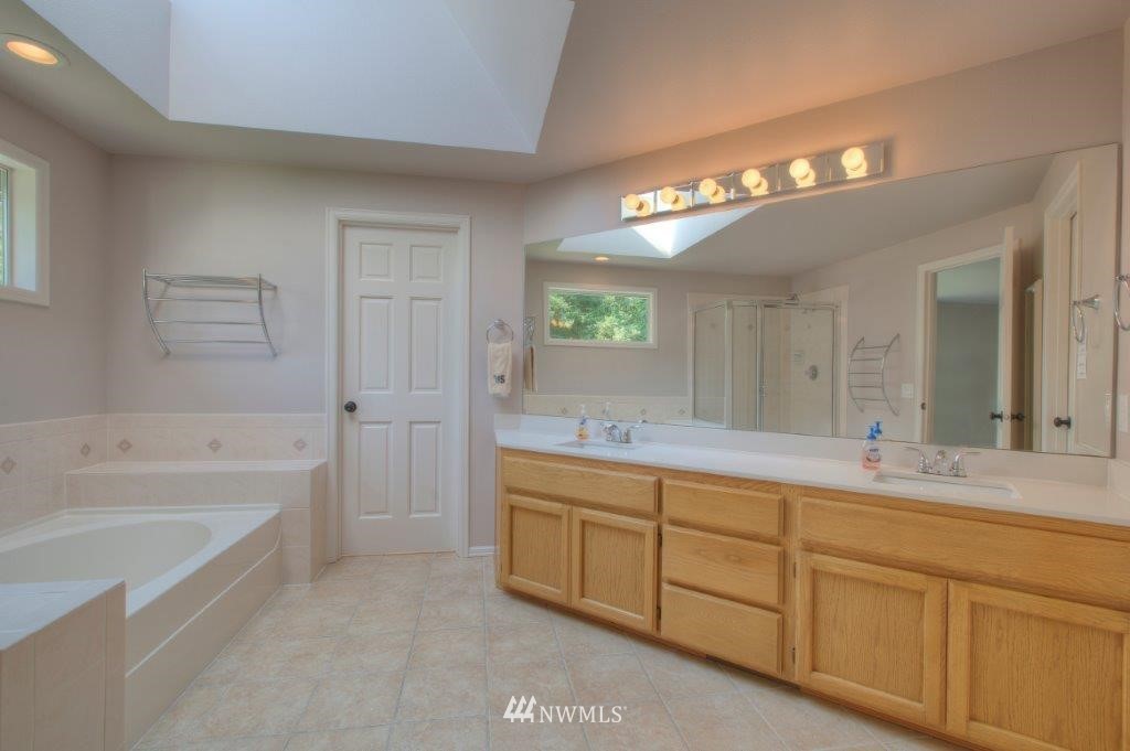 14512 Southeast 184th Place Renton, WA 98058 - Photo 16 of 24 Gallery Image 16
