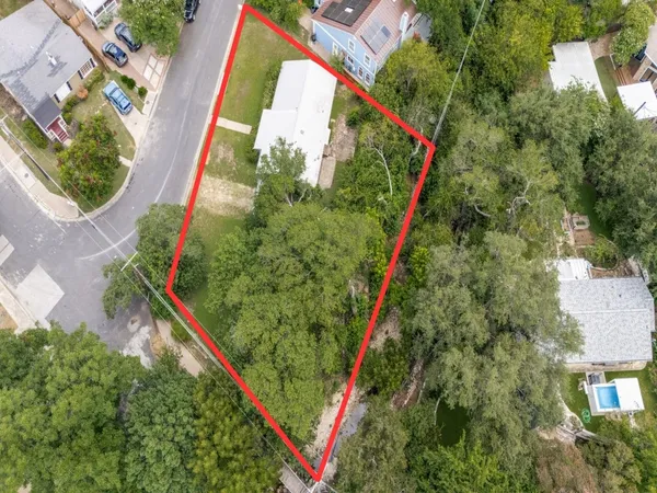 $750,000 | 4814 Woodview Avenue, Austin, TX 78756