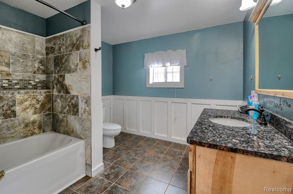 11252 Seymour Road Montrose, MI 48457 - Photo 23 of 32
