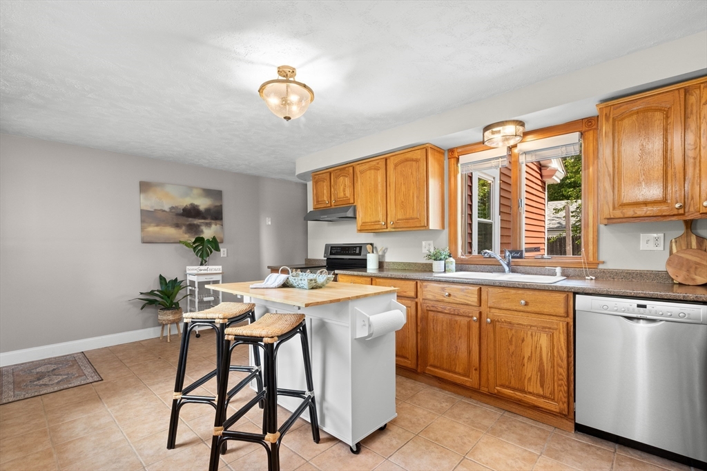 3 Scotland Heights Road Haverhill, MA 01832 - Photo 7 of 36