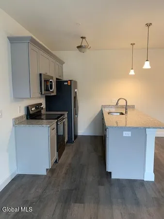 $1,645 | 12 White Street, Unit 28, Cohoes, NY 12047