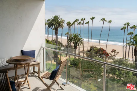 $2,900,000 | 535 Ocean Avenue, Unit 8A, Santa Monica, CA 90402