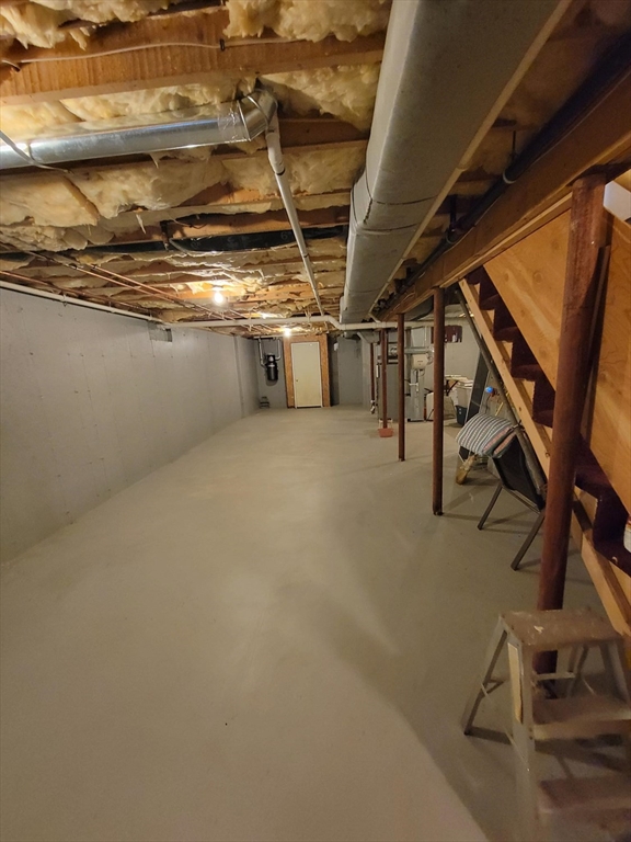 281 Rowley Bridge Road, Unit 7 Topsfield, MA 01983 - Photo 25 of 32 a view of washer and dryer