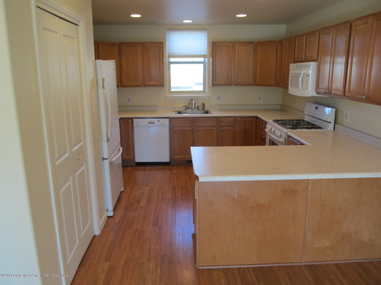 living room to kitchen