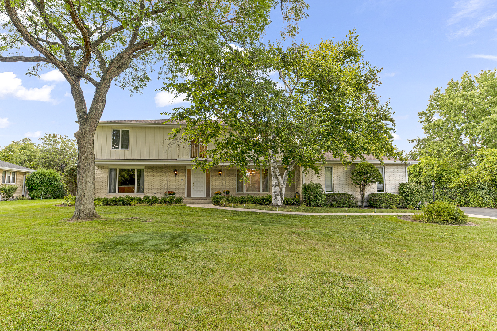 2380 Highmoor Road Highland Park, IL 60035 - Photo 1 of 30