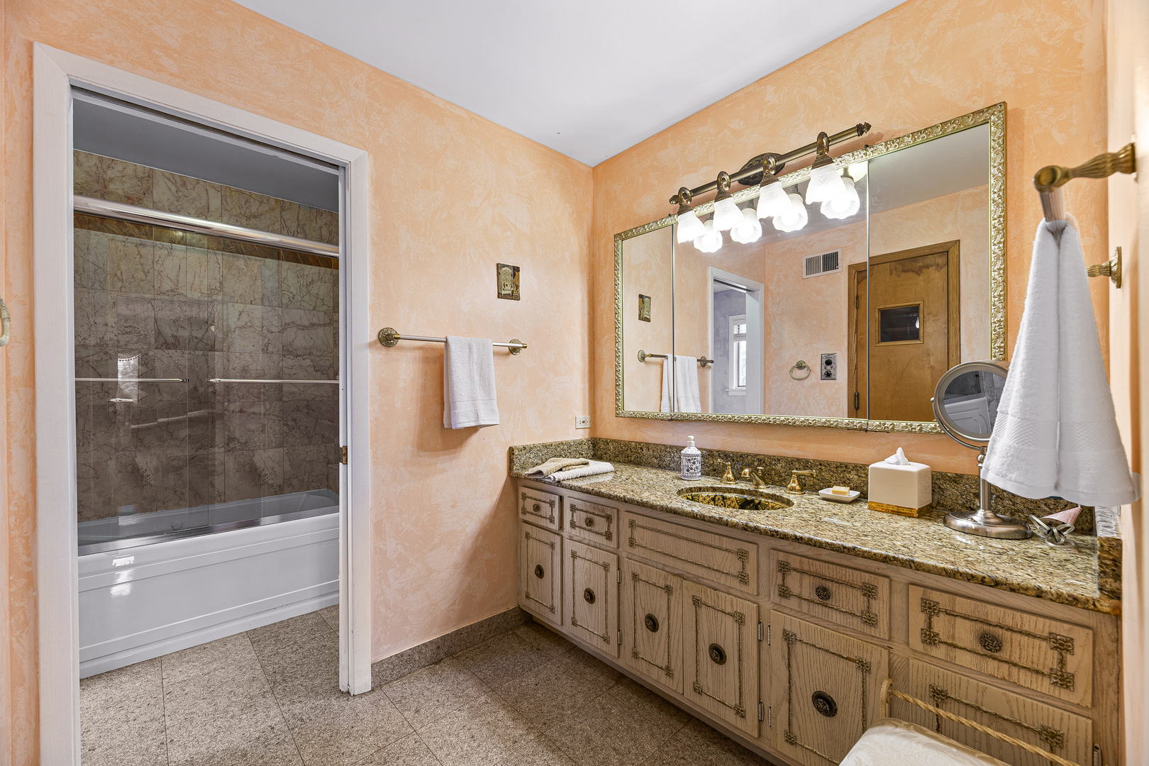 2380 Highmoor Road Highland Park, IL 60035 - Photo 15 of 30