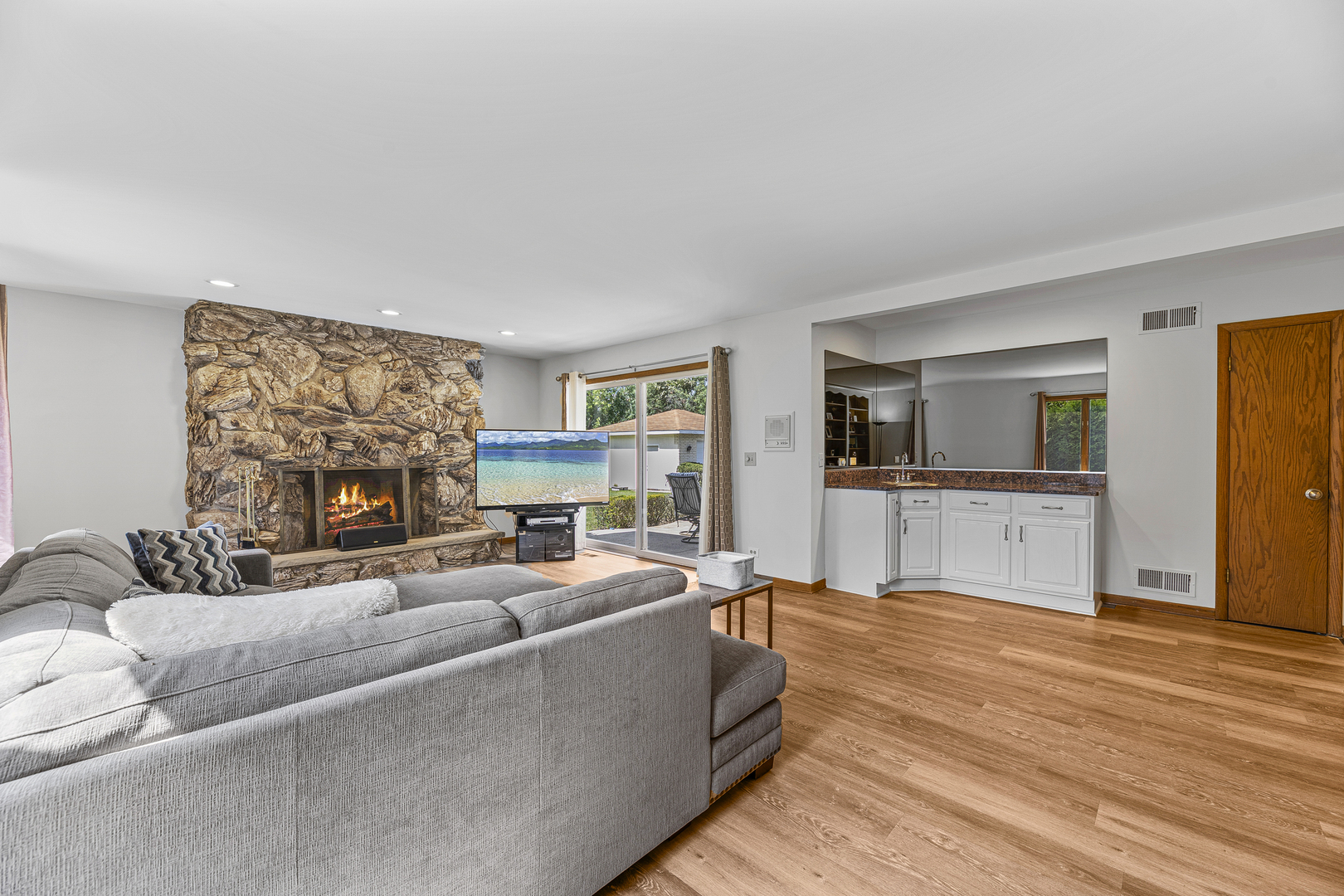 2380 Highmoor Road Highland Park, IL 60035 - Photo 6 of 30