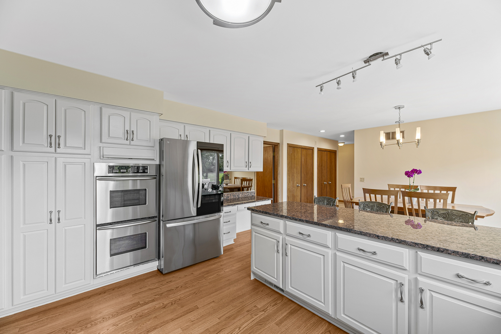 2380 Highmoor Road Highland Park, IL 60035 - Photo 9 of 30