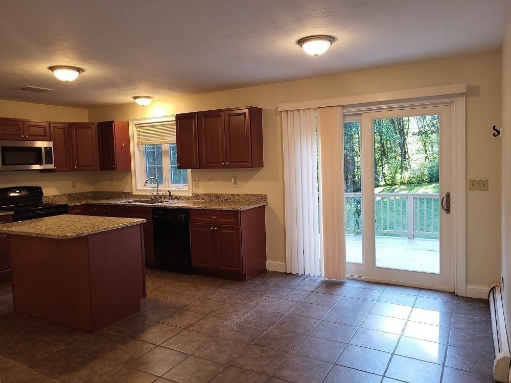 229 Brookfield Road Sturbridge, MA 01518 - Photo 8 of 25
