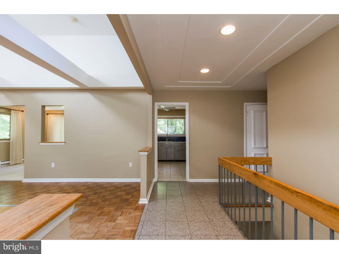 172 East Knowlton Road Media, PA 19063 - Photo 9 of 22 Hallway