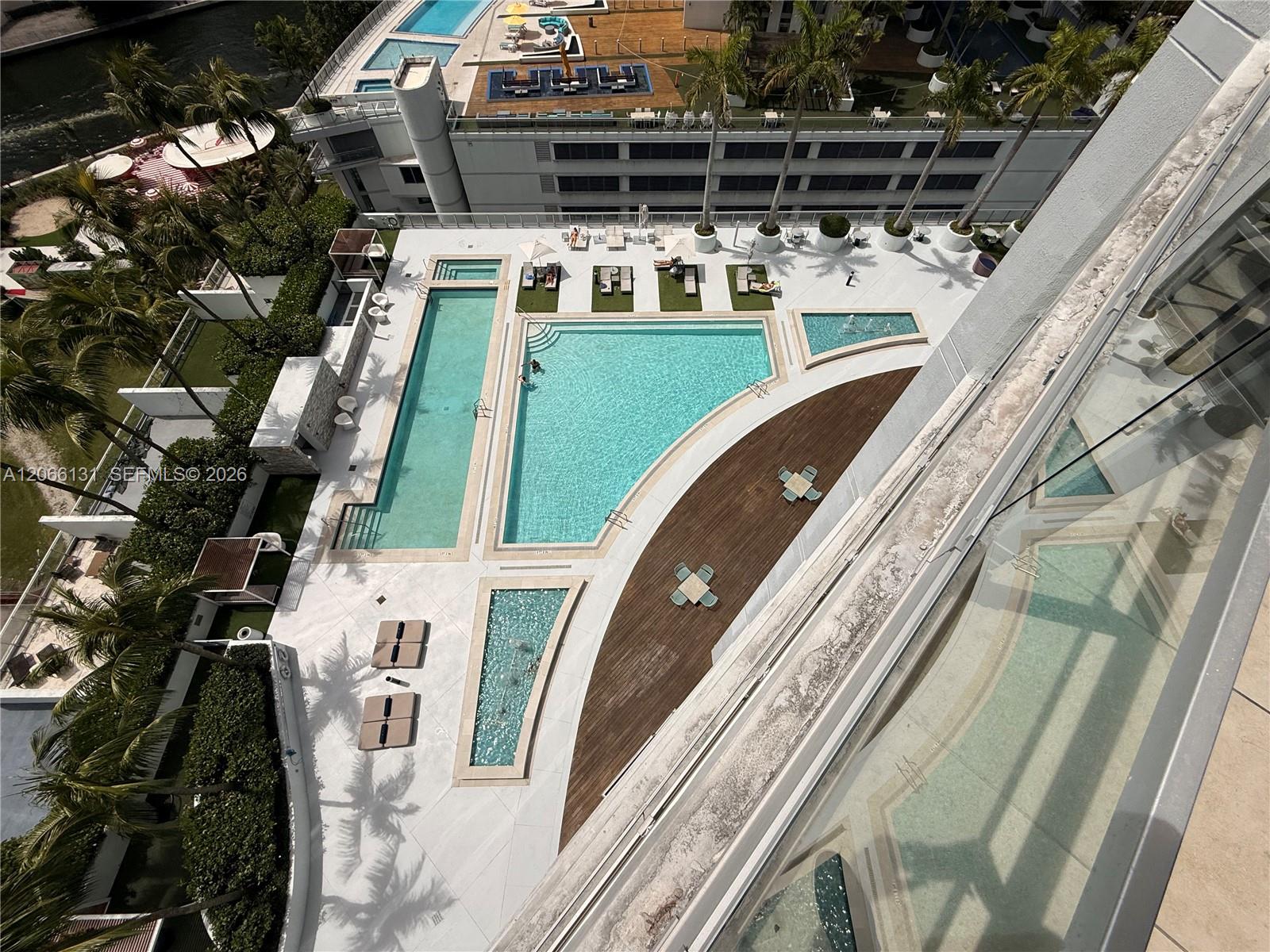 90 Southwest 3rd Street, Unit 1801 Miami, FL 33130 - Photo 3 of 8 Gallery Image 3