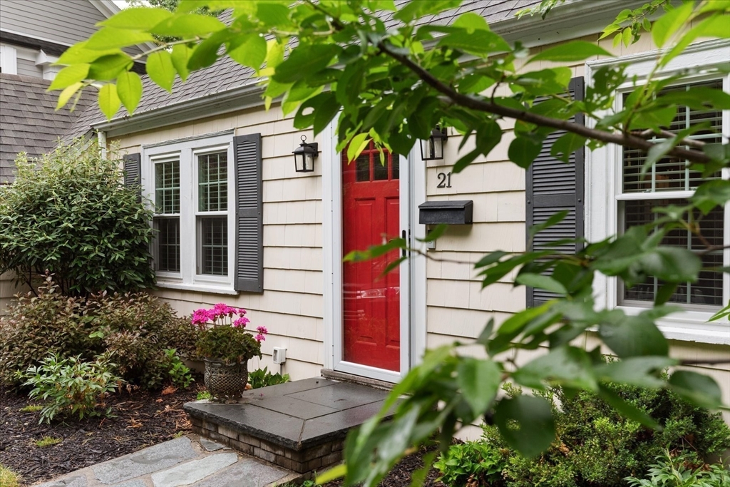 21 Gayland Road Needham, MA 02492 - Photo 2 of 28