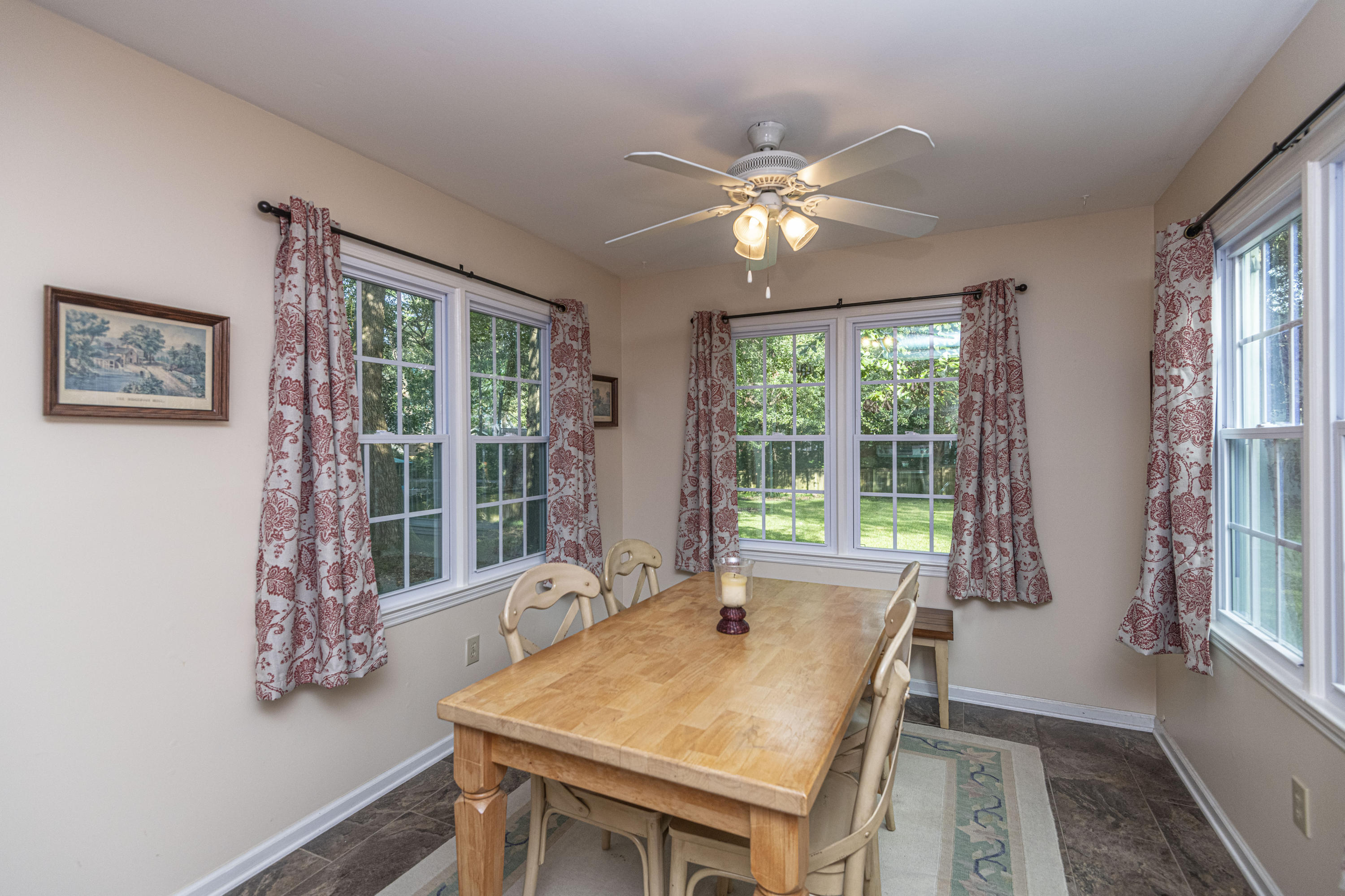 111 Glebe Road Summerville, SC 29485 - Photo 15 of 34 Breakfast Area