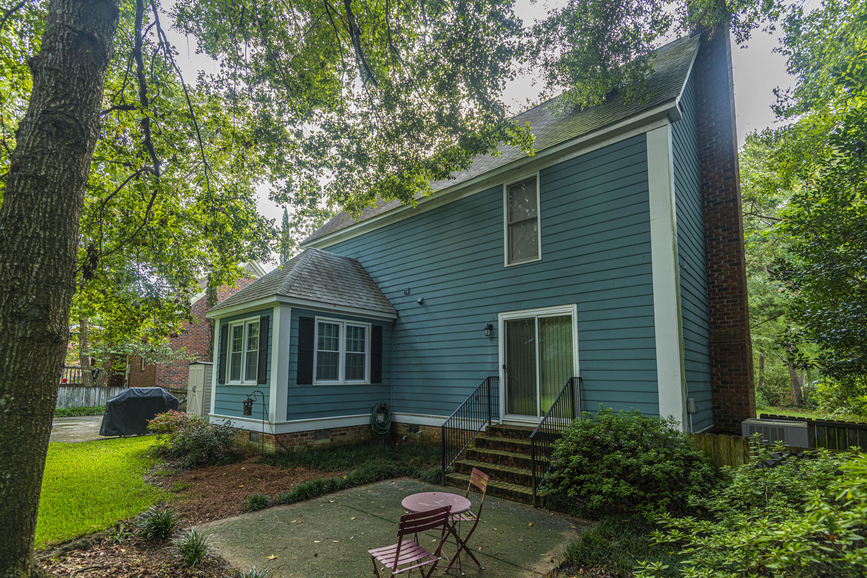 111 Glebe Road Summerville, SC 29485 - Photo 28 of 34 Back of 111 Glebe Rd