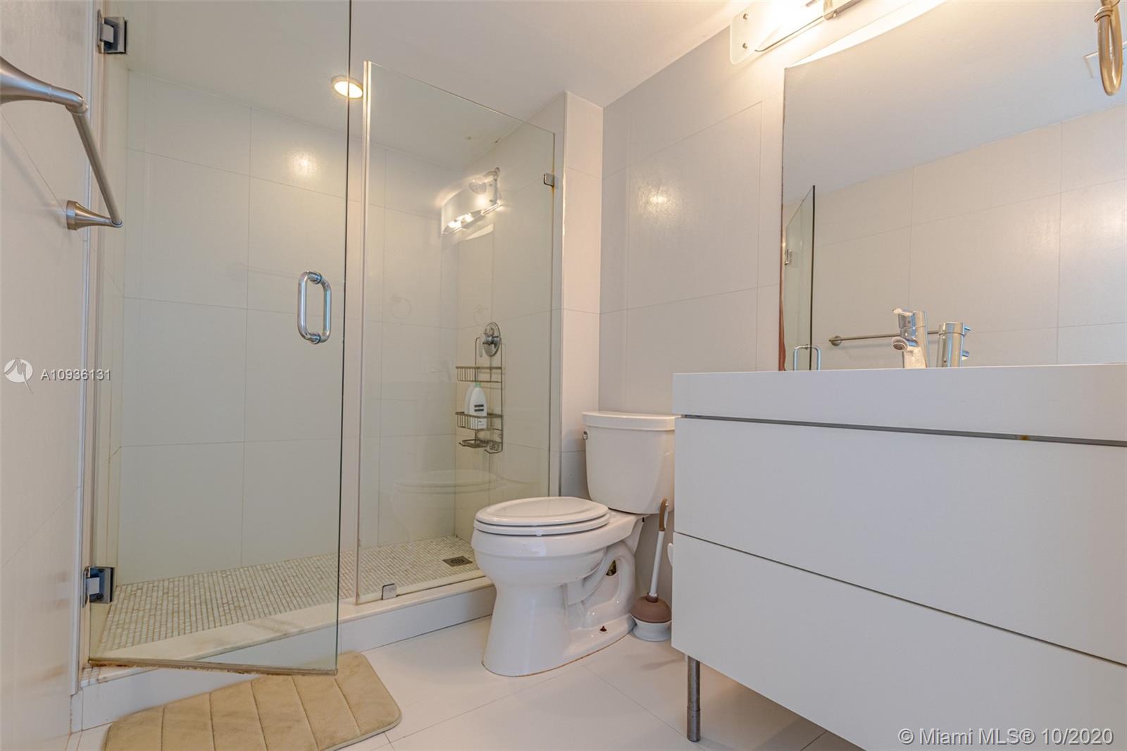 90 Alton Road, Unit 1105 Miami Beach, FL 33139 - Photo 6 of 14