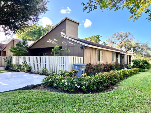 $435,000 | 22303 Misty Woods Way, Boca Raton, FL 33428