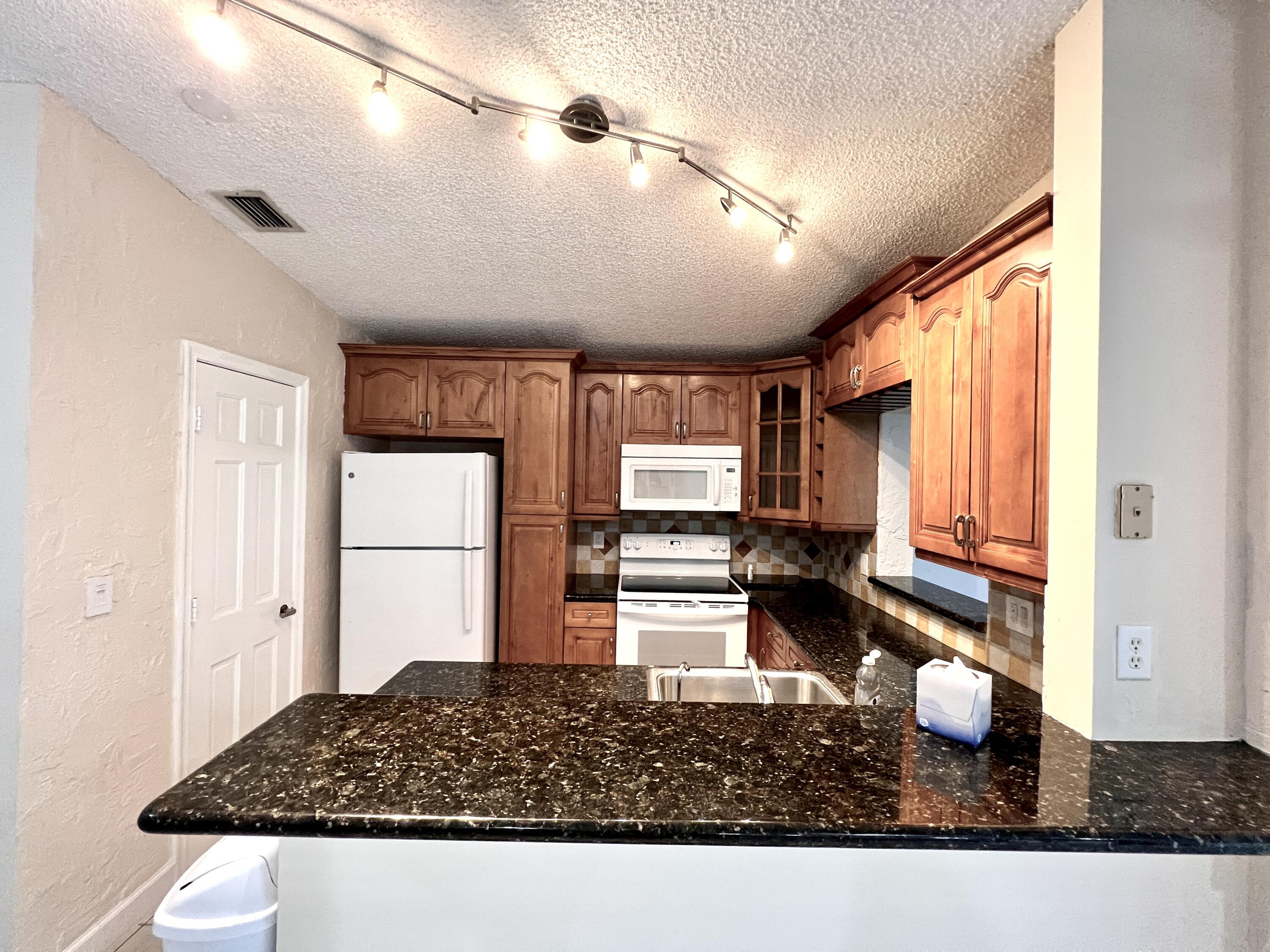 22303 Misty Woods Way Boca Raton, FL 33428 - Photo 9 of 25 IMG_1545