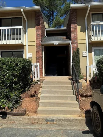$1,950 | 728 Hanover Lane Southeast, Marietta, GA 30067