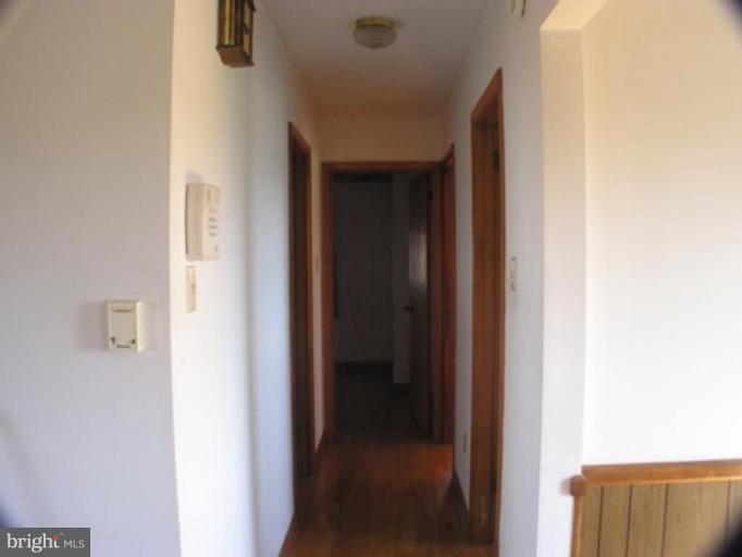 348 Knott Road Shepherdstown, WV 25443 - Photo 3 of 16 Hallway