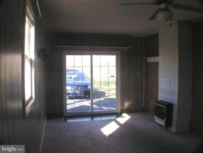 348 Knott Road Shepherdstown, WV 25443 - Photo 5 of 16 Family Room