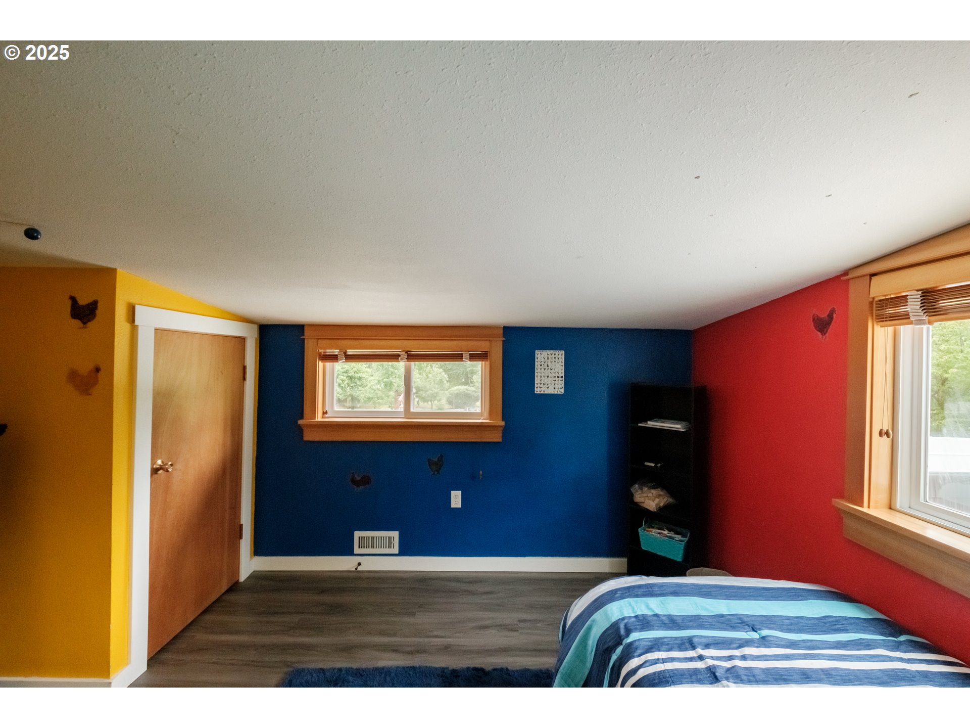 40325 Upper Calapooia Drive Sweet Home, OR 97386 - Photo 22 of 42 a bedroom with bed and window