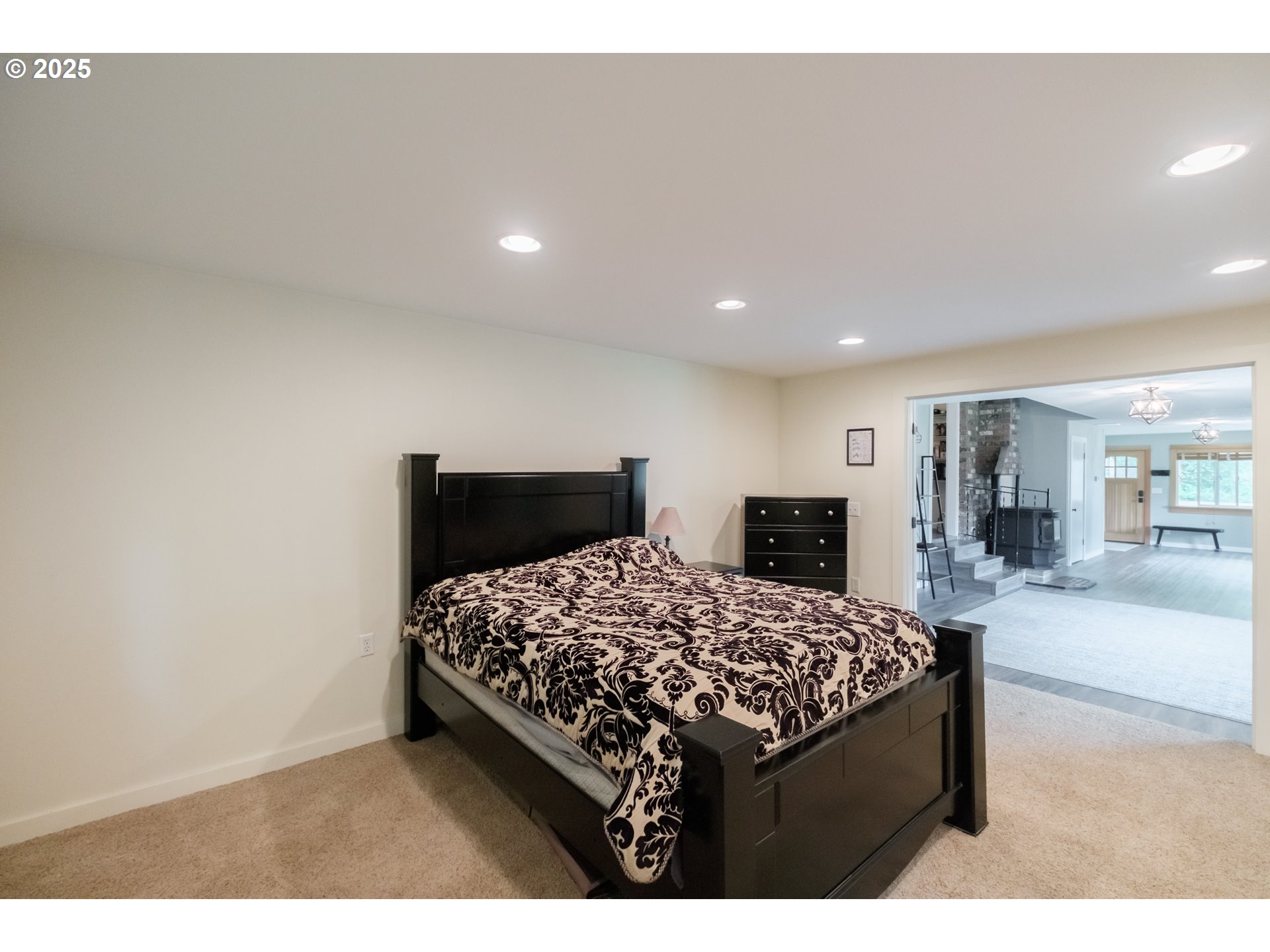 40325 Upper Calapooia Drive Sweet Home, OR 97386 - Photo 7 of 42 a bedroom with a bed and window