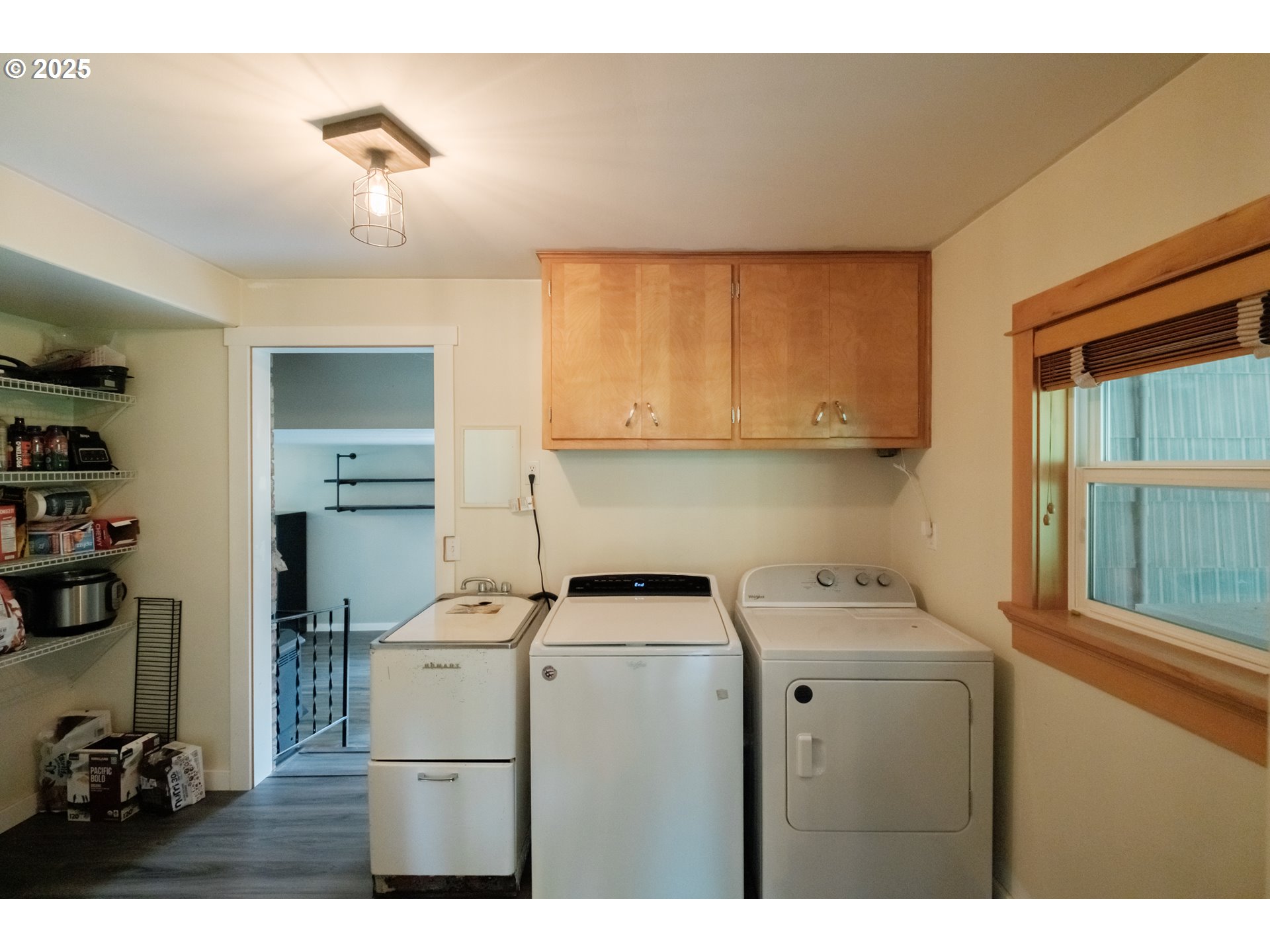 40325 Upper Calapooia Drive Sweet Home, OR 97386 - Photo 8 of 42 a utility room with closet dryer and washer