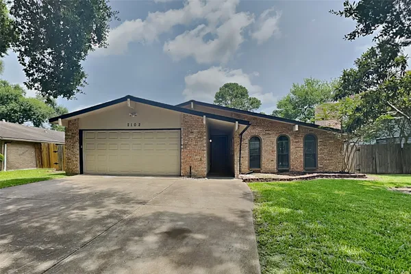 $1,925 | 2102 Turtle Creek Drive, Missouri City, TX 77459